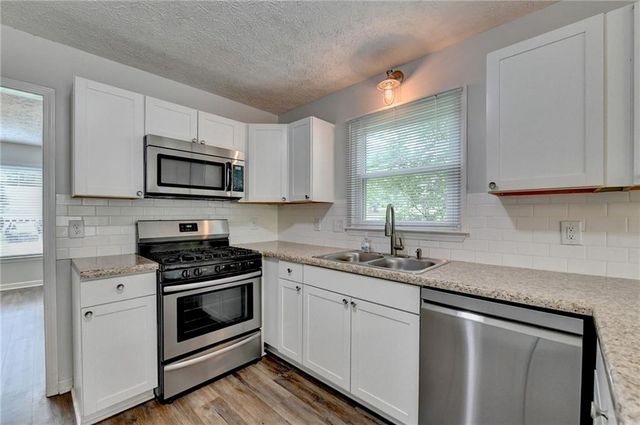 2300 Huntington Drive, Loganville, GA 30052