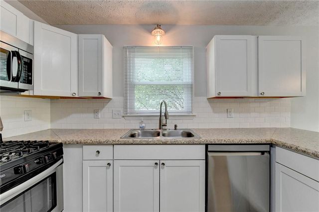 2300 Huntington Drive, Loganville, GA 30052