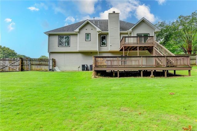 2300 Huntington Drive, Loganville, GA 30052