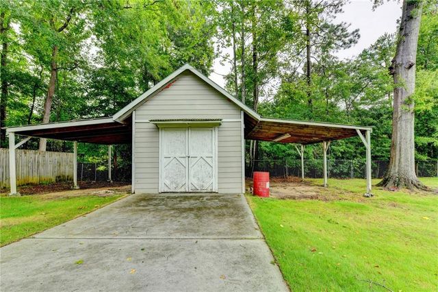 2300 Huntington Drive, Loganville, GA 30052