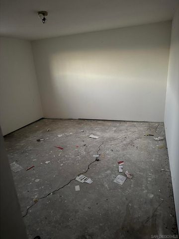 866 Merlin Dr, San Diego, CA 92114