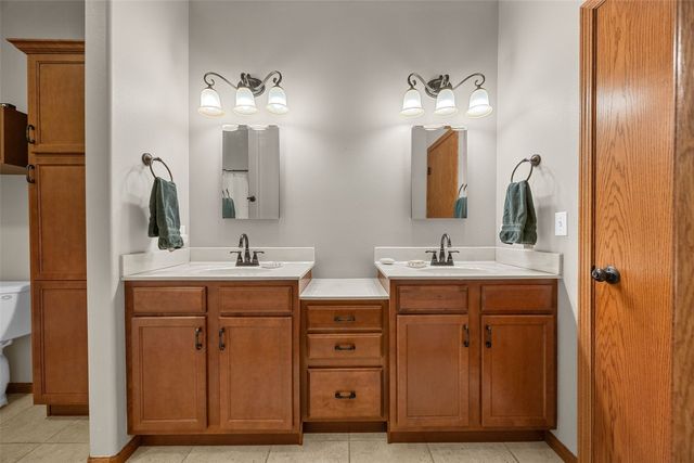 230 Windflower Lane, Solon, IA 52233