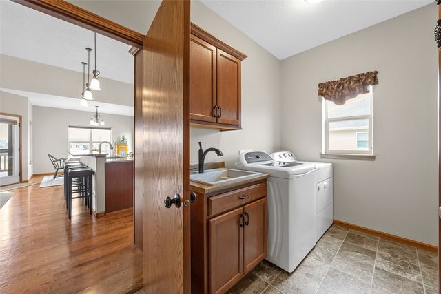 230 Windflower Lane, Solon, IA 52233