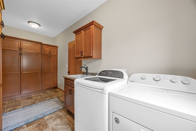 230 Windflower Lane, Solon, IA 52233