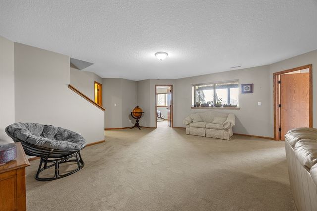 230 Windflower Lane, Solon, IA 52233