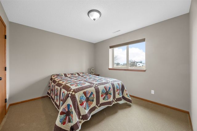 230 Windflower Lane, Solon, IA 52233