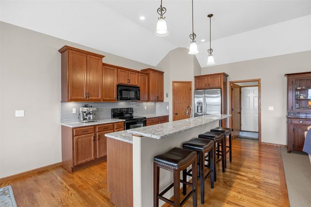 230 Windflower Lane, Solon, IA 52233