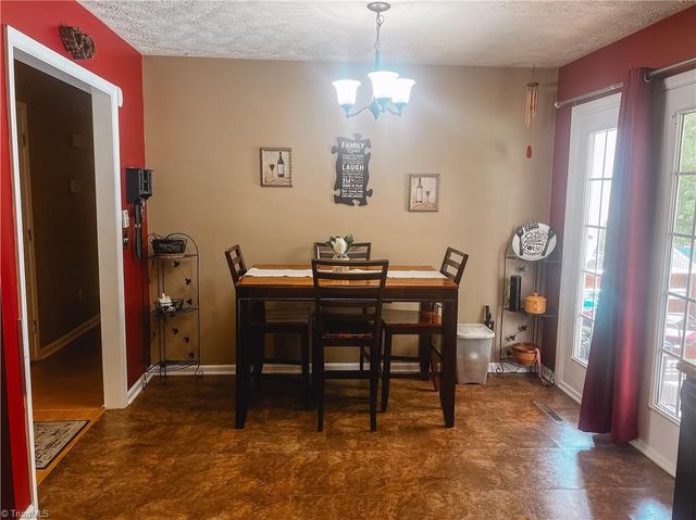 146 S Bridgewater Road, Mount Airy, NC 27030