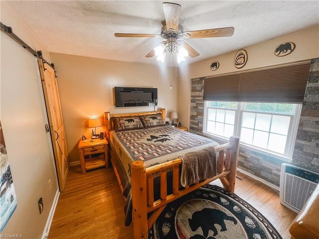 146 S Bridgewater Road, Mount Airy, NC 27030