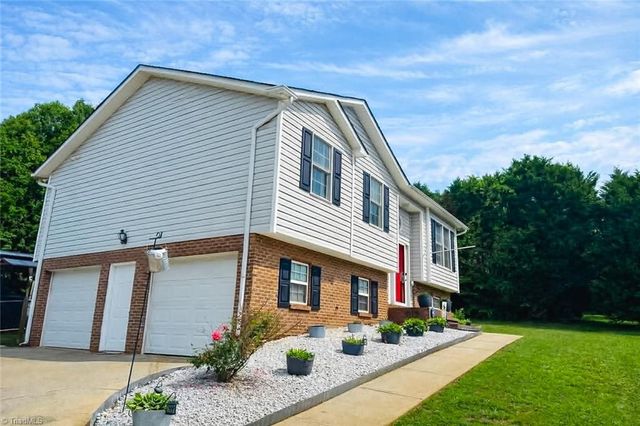 146 S Bridgewater Road, Mount Airy, NC 27030