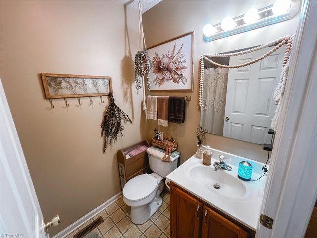 146 S Bridgewater Road, Mount Airy, NC 27030