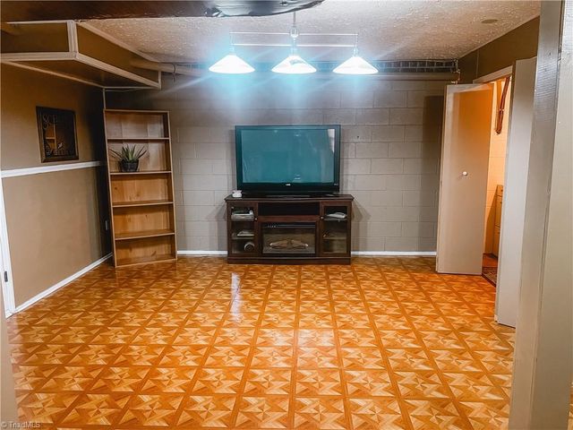 146 S Bridgewater Road, Mount Airy, NC 27030