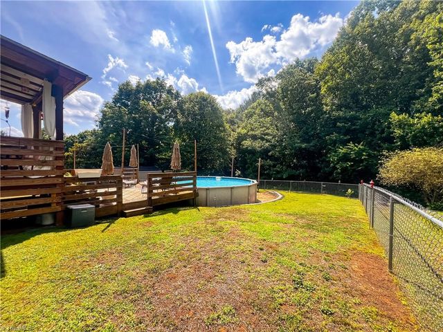 146 S Bridgewater Road, Mount Airy, NC 27030