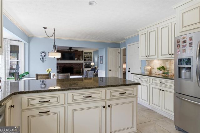 1033 Wash Lee Drive SW, Lilburn, GA 30047