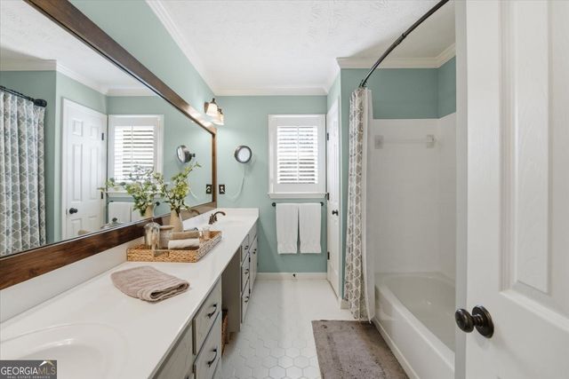 1033 Wash Lee Drive SW, Lilburn, GA 30047