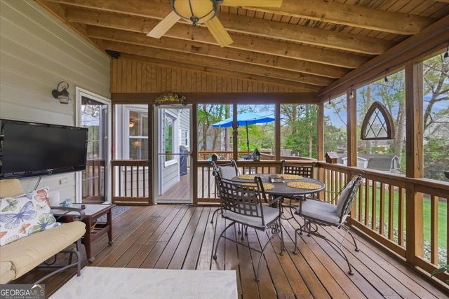 1033 Wash Lee Drive SW, Lilburn, GA 30047