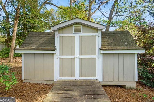 1033 Wash Lee Drive SW, Lilburn, GA 30047