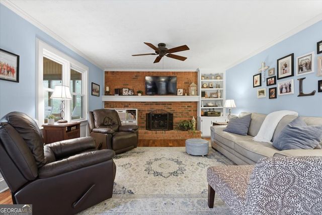 1033 Wash Lee Drive SW, Lilburn, GA 30047