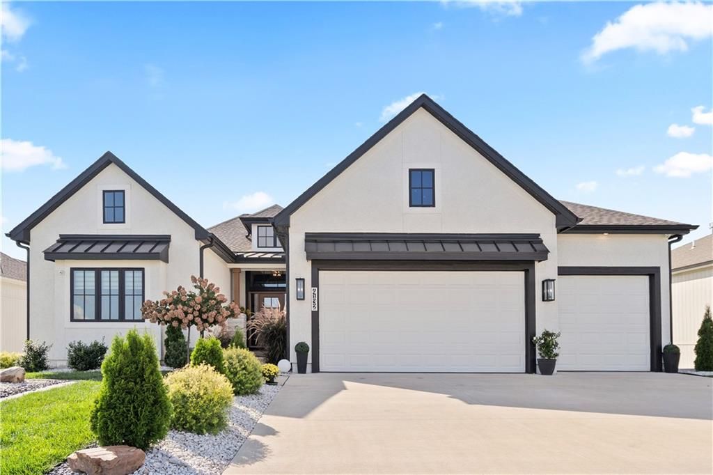 4132 NE Dearborn Lane, Lee's Summit, MO 64064