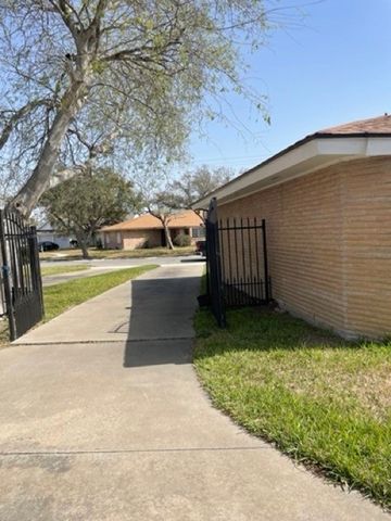 3933 Dunbrook Dr, Corpus Christi, TX 78415