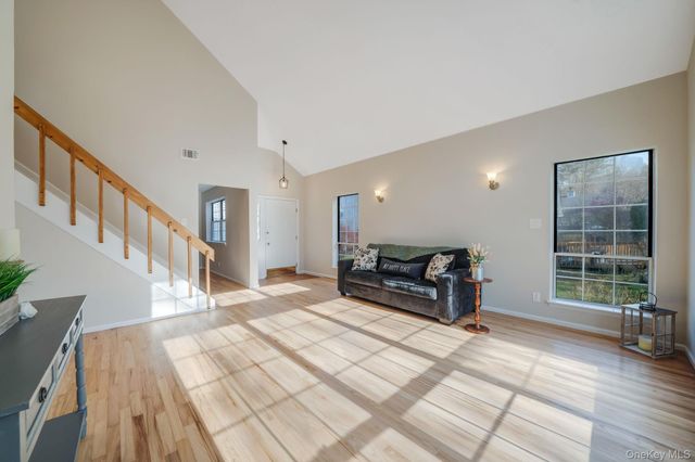 206 Dorado Court N, Middle Island, NY 11953