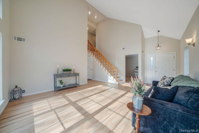 206 Dorado Court N, Middle Island, NY 11953