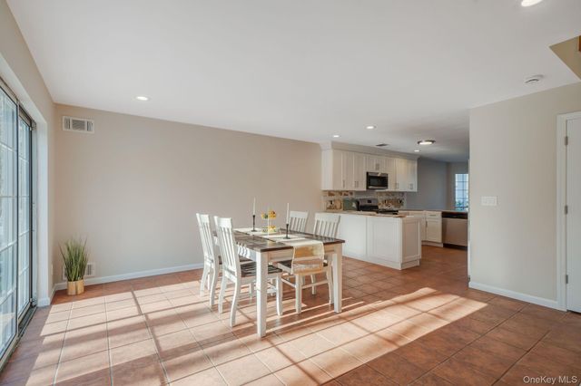 206 Dorado Court N, Middle Island, NY 11953