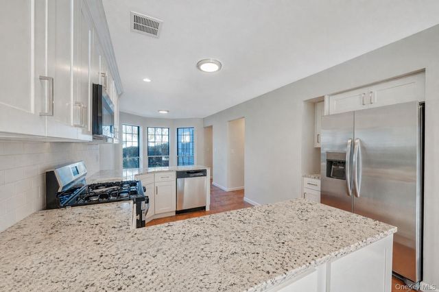 206 Dorado Court N, Middle Island, NY 11953