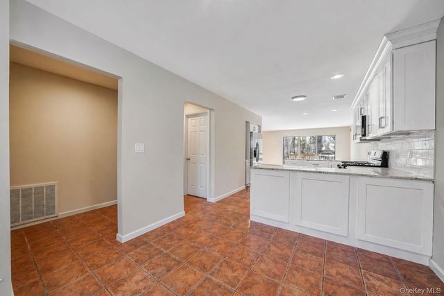 206 Dorado Court N, Middle Island, NY 11953