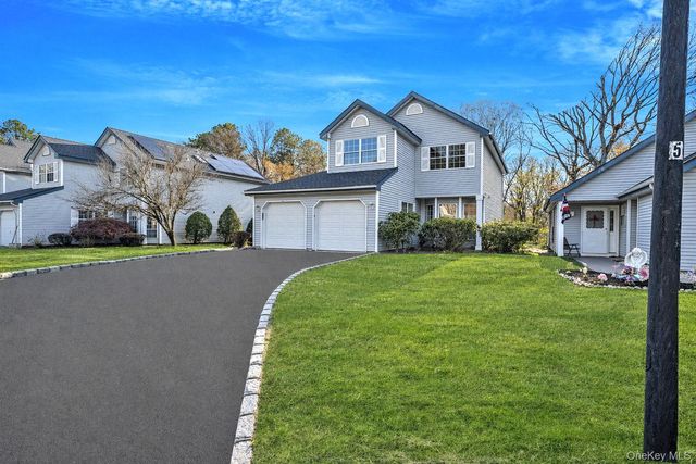 206 Dorado Court N, Middle Island, NY 11953