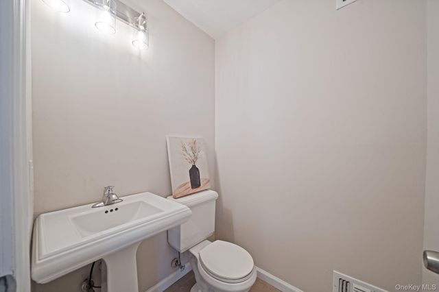 206 Dorado Court N, Middle Island, NY 11953