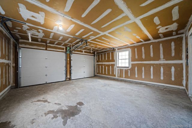 206 Dorado Court N, Middle Island, NY 11953