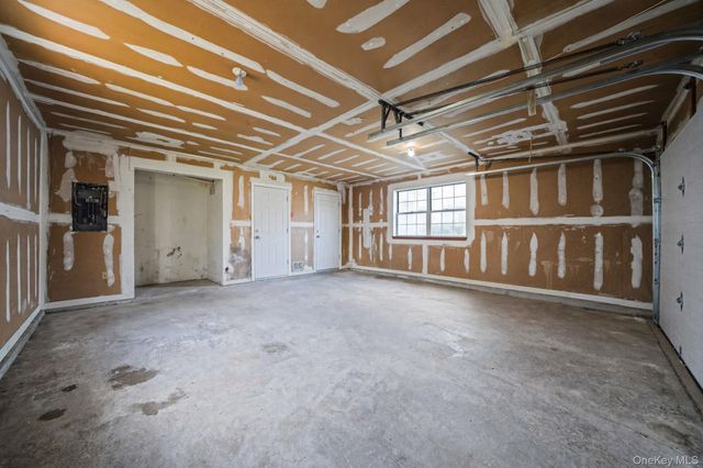 206 Dorado Court N, Middle Island, NY 11953