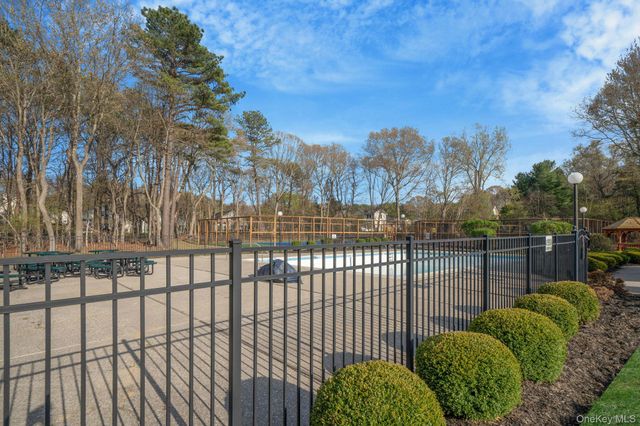 206 Dorado Court N, Middle Island, NY 11953