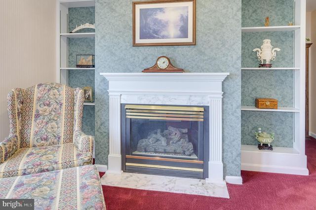 88 WINDSOR DR, Charles Town, WV 25414