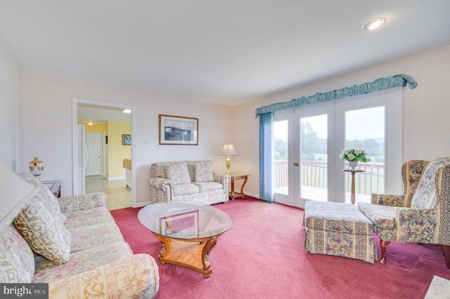 88 WINDSOR DR, Charles Town, WV 25414