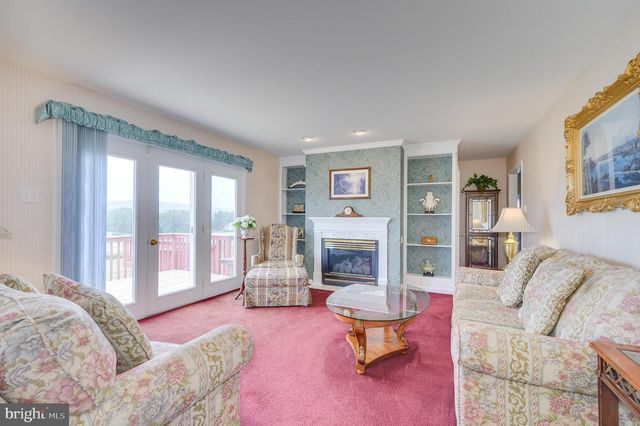 88 WINDSOR DR, Charles Town, WV 25414