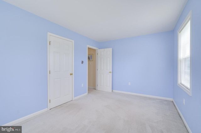 88 WINDSOR DR, Charles Town, WV 25414