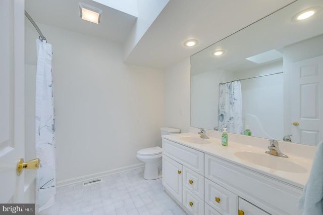 88 WINDSOR DR, Charles Town, WV 25414