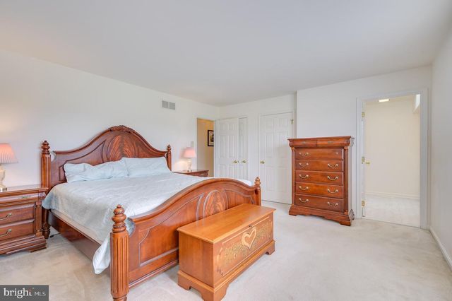 88 WINDSOR DR, Charles Town, WV 25414