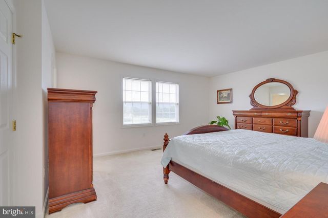 88 WINDSOR DR, Charles Town, WV 25414
