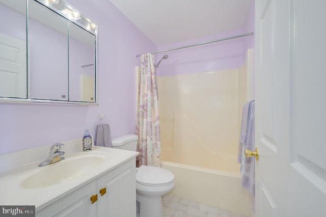 88 WINDSOR DR, Charles Town, WV 25414