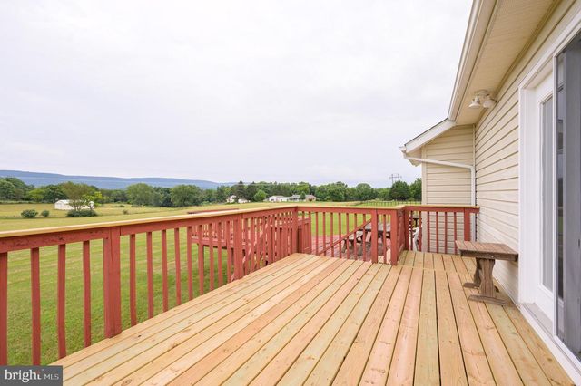 88 WINDSOR DR, Charles Town, WV 25414