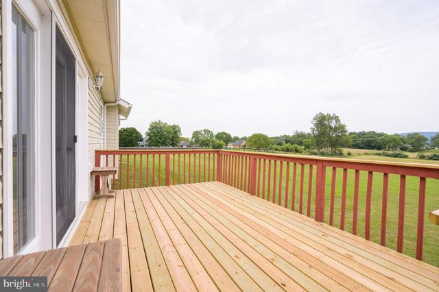 88 WINDSOR DR, Charles Town, WV 25414