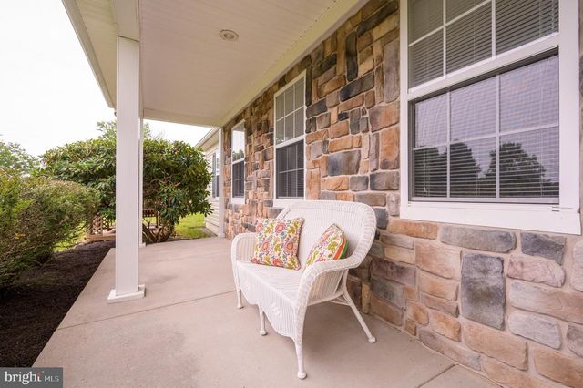 88 WINDSOR DR, Charles Town, WV 25414
