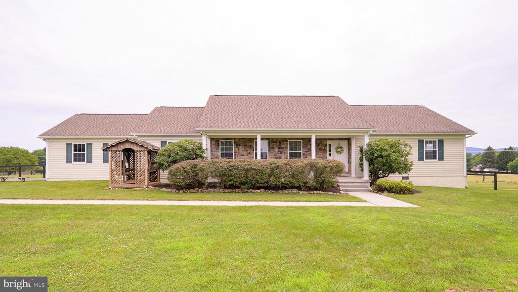 88 WINDSOR DR, Charles Town, WV 25414
