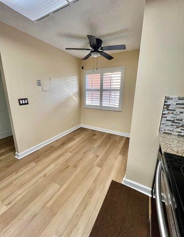 7320 Lake Cir Drive 204, Margate, FL 33063