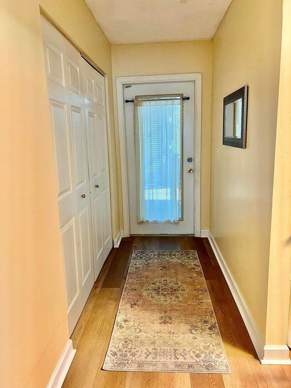 7320 Lake Cir Drive 204, Margate, FL 33063