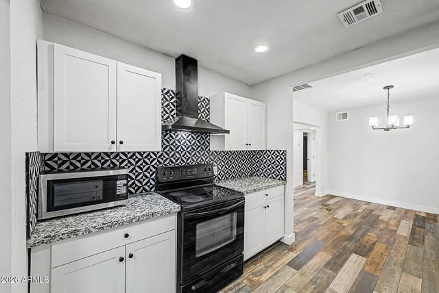 105 N LOS ROBLES Drive, Goodyear, AZ 85338