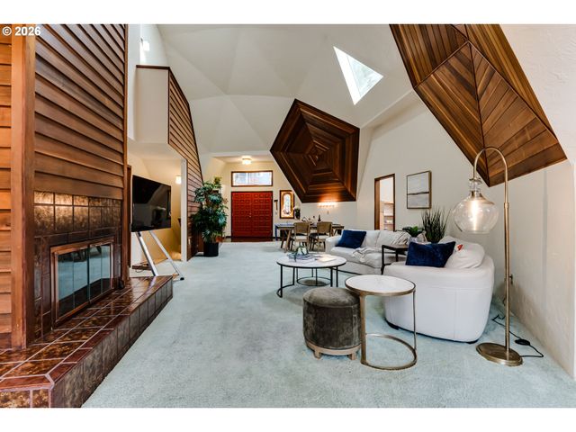 3087 WHITBECK Blvd, Eugene, OR 97405